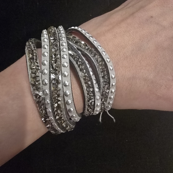 Fashion wrap around bracelet - Picture 2 of 5